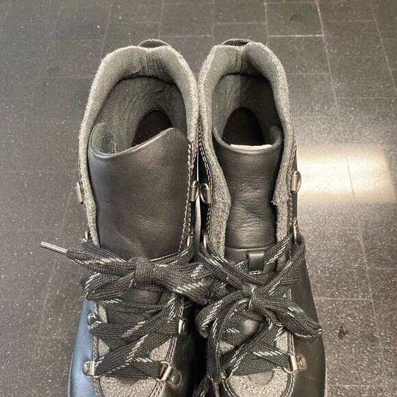 CLARKS WOMENS “COMBAT” BOOT SIZE 11 NWOT - Picture 3 of 6